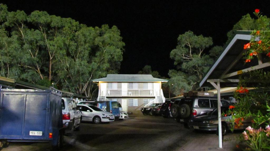 White Gum Motel Alice Springs Δωμάτιο φωτογραφία